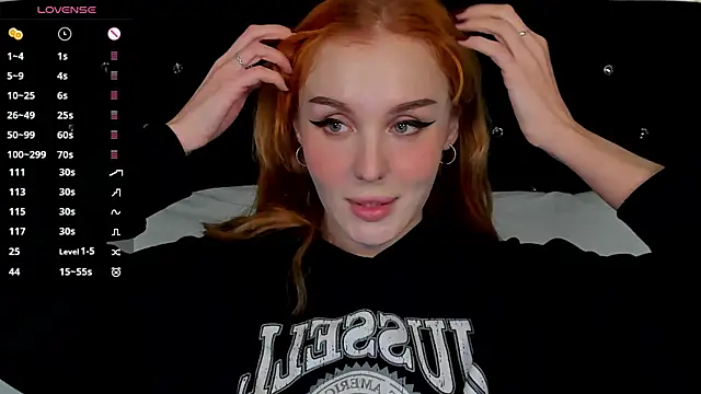 Snapshot of LianaFord chatting on 11, 11, 2025 LianaFord online show from 11, 11, 2025