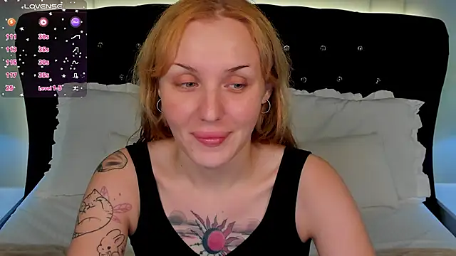 Snapshot of LianaFord chatting on 22, 11, 2025 LianaFord online show from 22, 11, 2025