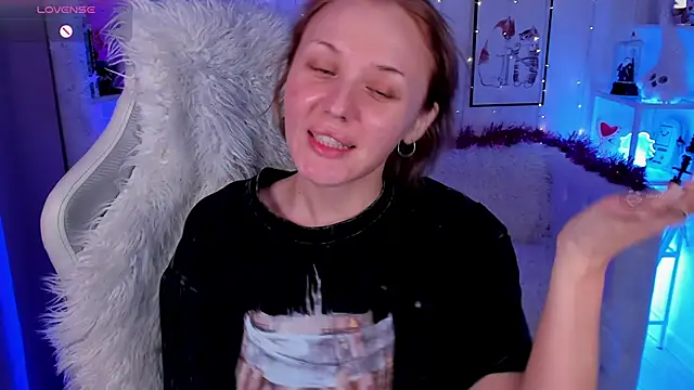 Snapshot of LianaFord chatting on 14, 12, 2025 LianaFord online show from 14, 12, 2025