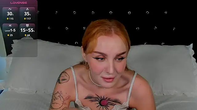 Snapshot of LianaFord chatting on 17, 11, 2025 LianaFord online show from 17, 11, 2025