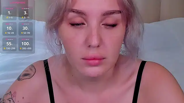 Snapshot of LianaFord chatting on 2, 10, 2025 LianaFord online show from 2, 10, 2025