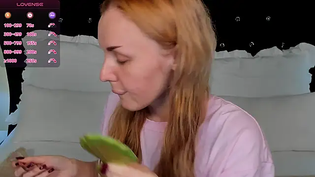 Snapshot of LianaFord chatting on 25, 11, 2025 LianaFord online show from 25, 11, 2025