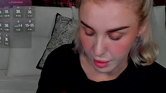 Snapshot of LianaFord chatting on 24, 10, 2025 LianaFord online show from 24, 10, 2025