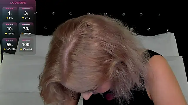 Snapshot of LianaFord chatting on 7, 10, 2025 LianaFord online show from 7, 10, 2025