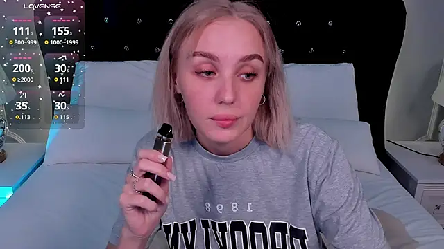 Snapshot of LianaFord chatting on 19, 9, 2025 LianaFord online show from 19, 9, 2025