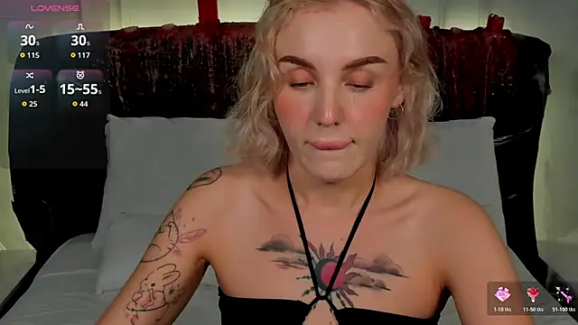 Snapshot of LianaFord chatting on 18, 10, 2025 LianaFord online show from 18, 10, 2025