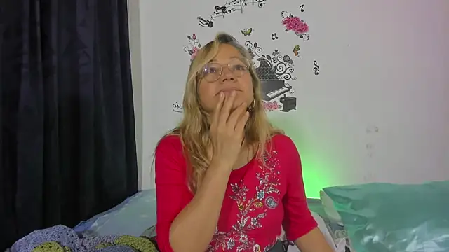 Snapshot of anthonela_mature_ chatting on 7, 3, 2025 anthonela mature online show from 7, 3, 2025