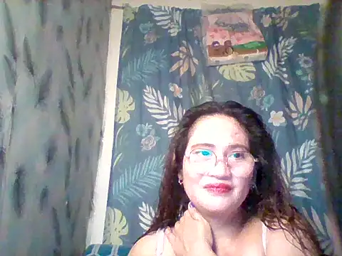 Snapshot of Amazing_Angel22 chatting on 8, 9, 2025 Amazing Angel22 online show from 8, 9, 2025