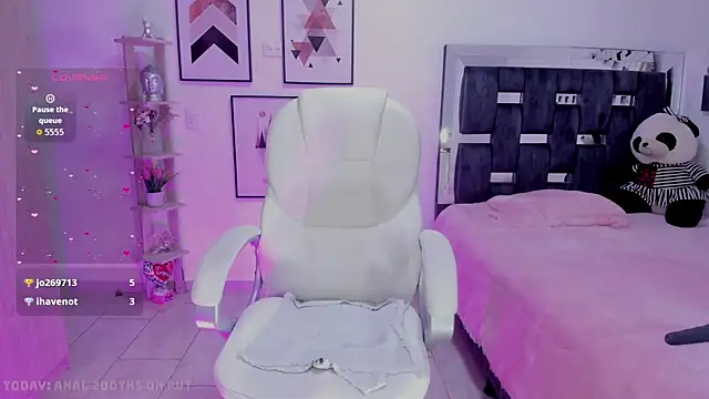 victoria castillo1 online show from 6, 4, 2026