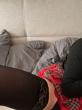 Snapshot of LaraBlond chatting on 6, 12, 2024 LaraBlond online show from 6, 12, 2024