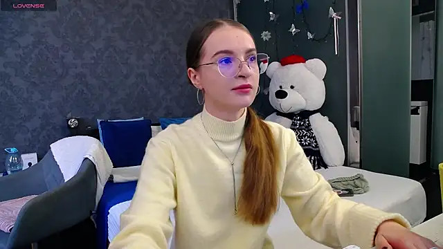 Snapshot of KateJonson chatting on 11, 11, 2025 KateJonson online show from 11, 11, 2025