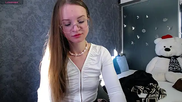 KateJonson online show from 10, 4, 2026