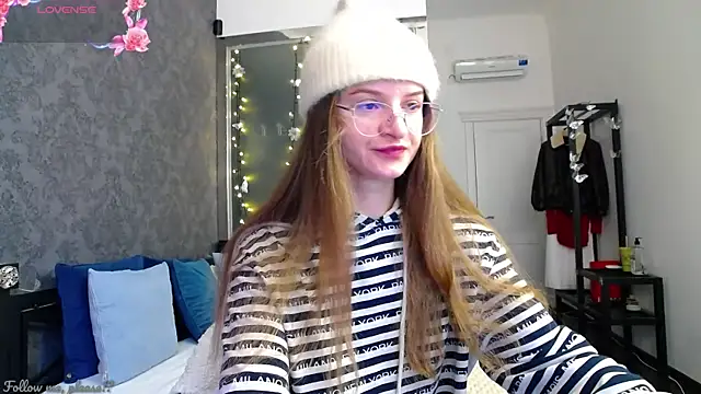 Snapshot of KateJonson chatting on 2, 10, 2025 KateJonson online show from 2, 10, 2025