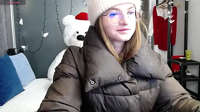 Snapshot of KateJonson chatting on 3, 10, 2025 KateJonson online show from 3, 10, 2025