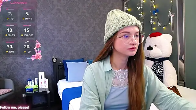 Snapshot of KateJonson chatting on 6, 11, 2025 KateJonson online show from 6, 11, 2025