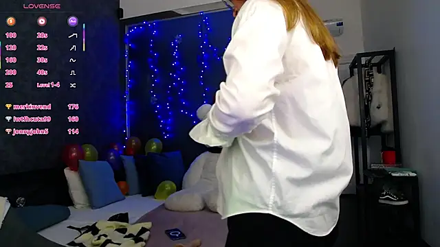 Snapshot of KateJonson chatting on 3, 3, 2025 KateJonson online show from 3, 3, 2025