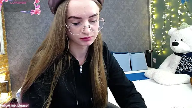 Snapshot of KateJonson chatting on 12, 11, 2025 KateJonson online show from 12, 11, 2025