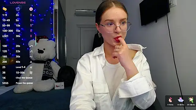 Snapshot of KateJonson chatting on 10, 3, 2025 KateJonson online show from 10, 3, 2025