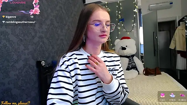 Snapshot of KateJonson chatting on 6, 10, 2025 KateJonson online show from 6, 10, 2025