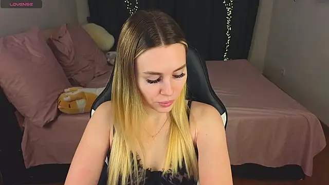 Snapshot of Alenca_hot_sex chatting on 7, 2, 2025 Alenca hot sex online show from 7, 2, 2025