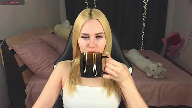 Snapshot of Alenca_hot_sex chatting on 26, 2, 2025 Alenca hot sex online show from 26, 2, 2025