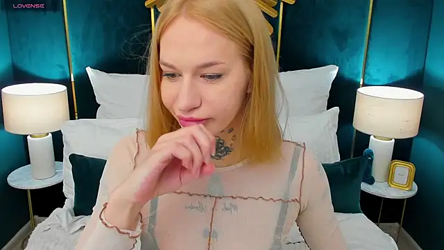 SarahLust online show from 8, 5, 2026
