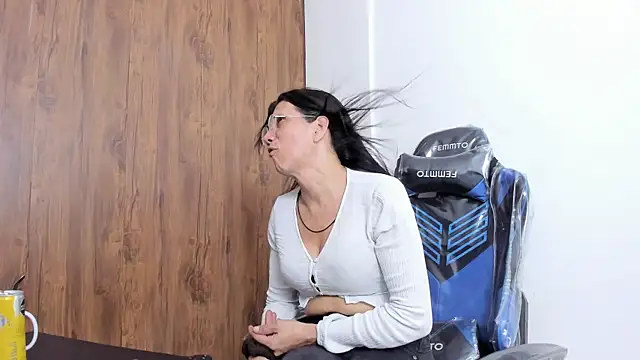 Cleopatra Trans online show from 9, 10, 2025