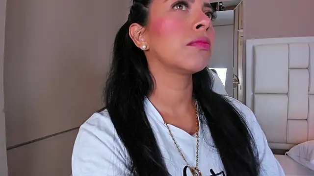 Snapshot of _BunnyNaugthy chatting on 8, 11, 2025 BunnyNaugthy online show from 8, 11, 2025