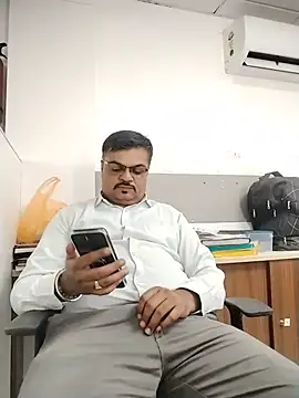 Snapshot of Desi_Londa_143 chatting on 9, 6, 2026 Desi Londa 143 online show from 9, 6, 2026