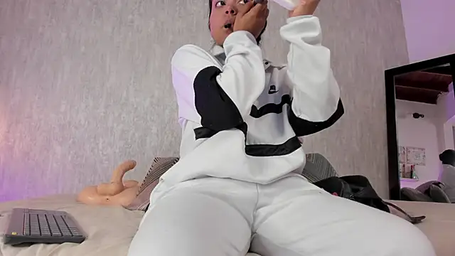 Eva Zc online show from 6, 11, 2025