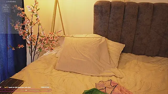 bunnycuteshy online show from 2, 10, 2025