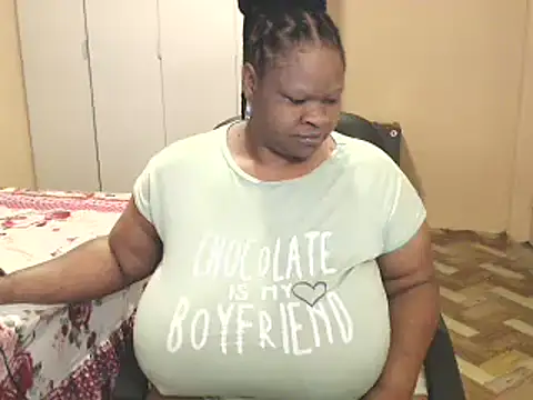 Snapshot of sweetnoziexx chatting on 24, 6, 2026 sweetnoziexx online show from 24, 6, 2026