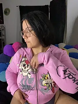 MsConejitaa online show from 3, 3, 2025