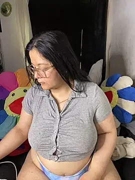 MsConejitaa online show from 10, 4, 2026