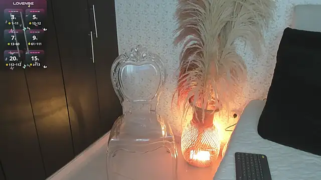 Azahara Amin  online show from 19, 2, 2025