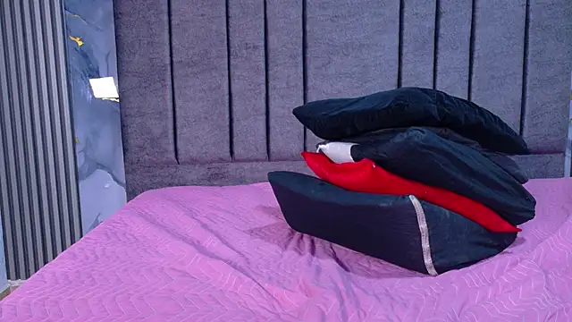 Snapshot of DANIK_STAR chatting on 4, 11, 2025 DANIK STAR online show from 4, 11, 2025