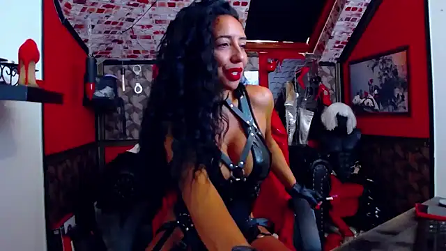 Snapshot of DommeBellatrix chatting on 2, 7, 2026 DommeBellatrix online show from 2, 7, 2026