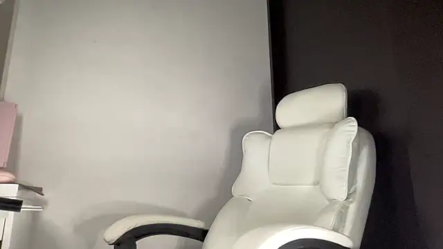 baby natalie online show from 16, 1, 2025