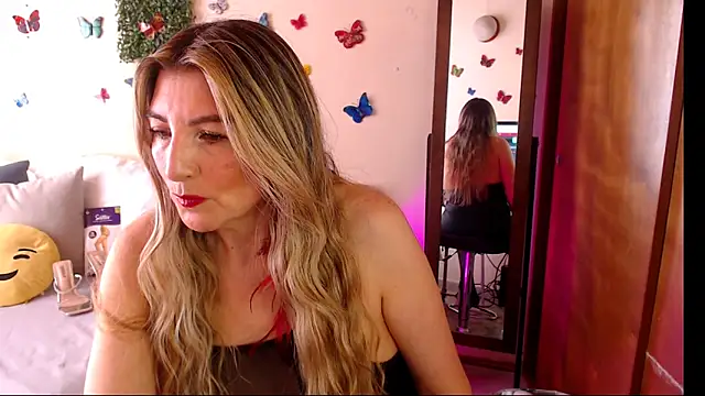 Jolie-Mature online show from 18, 5, 2026