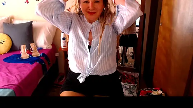 Jolie-Mature online show from 15, 12, 2025