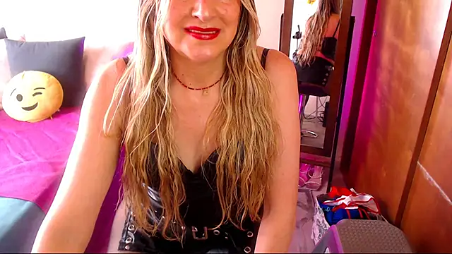 Jolie-Mature online show from 9, 11, 2025