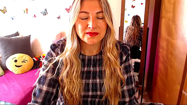 Jolie-Mature online show from 19, 11, 2025