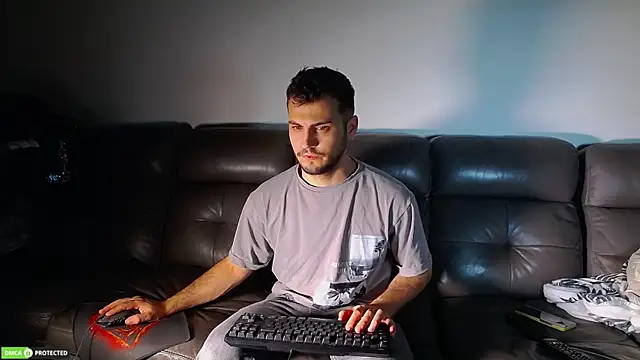 Snapshot of CrazyDom1 chatting on 24, 10, 2025 CrazyDom1 online show from 24, 10, 2025