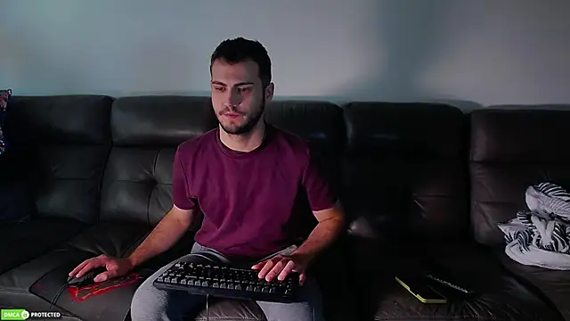 Snapshot of CrazyDom1 chatting on 25, 10, 2025 CrazyDom1 online show from 25, 10, 2025