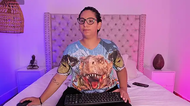 DanielleEvans  online show from 14, 3, 2025