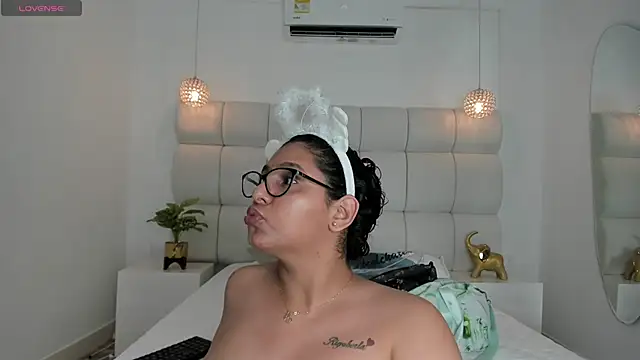 DanielleEvans  online show from 15, 9, 2025