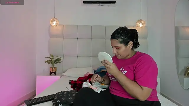 DanielleEvans  online show from 20, 9, 2025