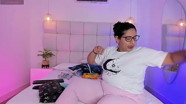 DanielleEvans  online show from 24, 9, 2025