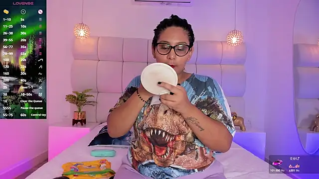 DanielleEvans  online show from 18, 9, 2025