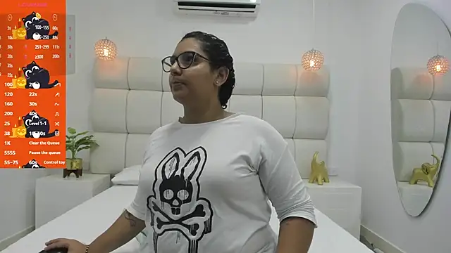 DanielleEvans  online show from 7, 10, 2025